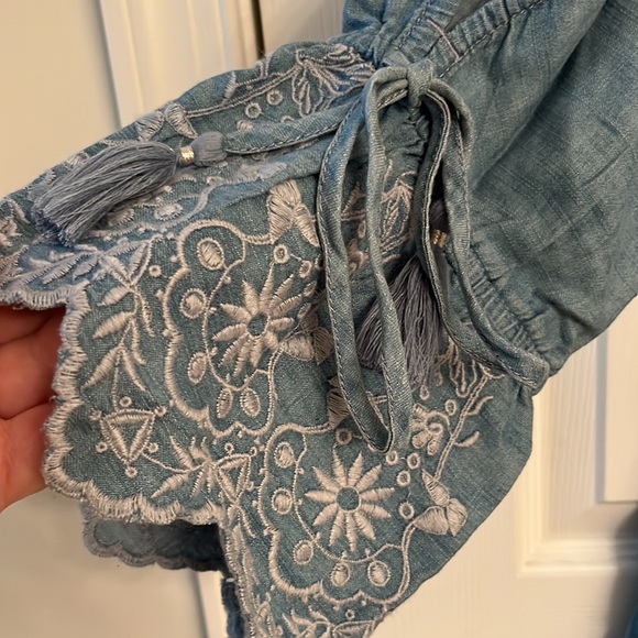 NEW American Eagle Blue White Denim Romper Embroidered Cold Shoulder Poly XS - Picture 6 of 13